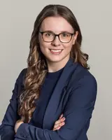 Foto von Dr. iur. Anja Holzer