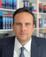 Foto von Dr. Tino Sekera-Terplan