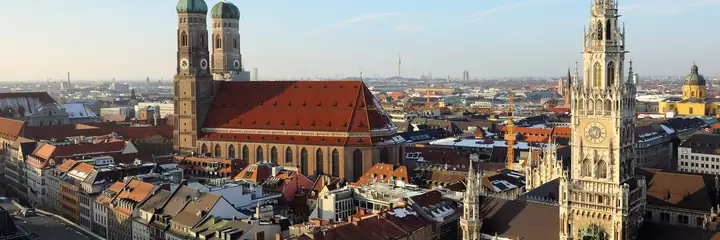 Frauenkirche und Neues Rathaus in der Münchner Altstadt